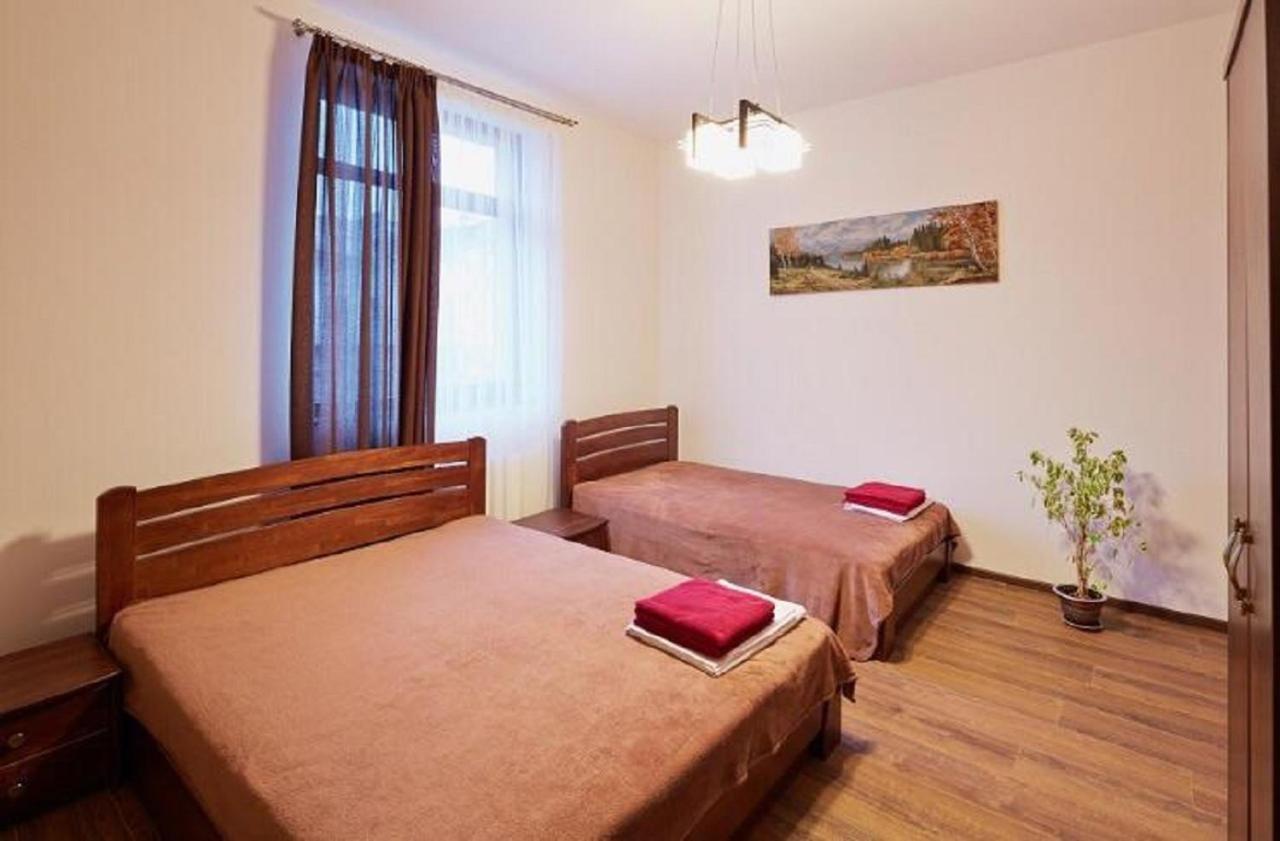 Apartment On Lychakivska Lviv Luaran gambar
